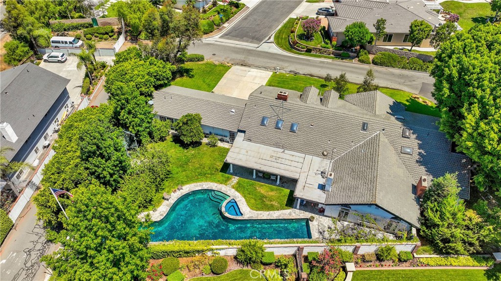 121 S Canyon Crest Drive