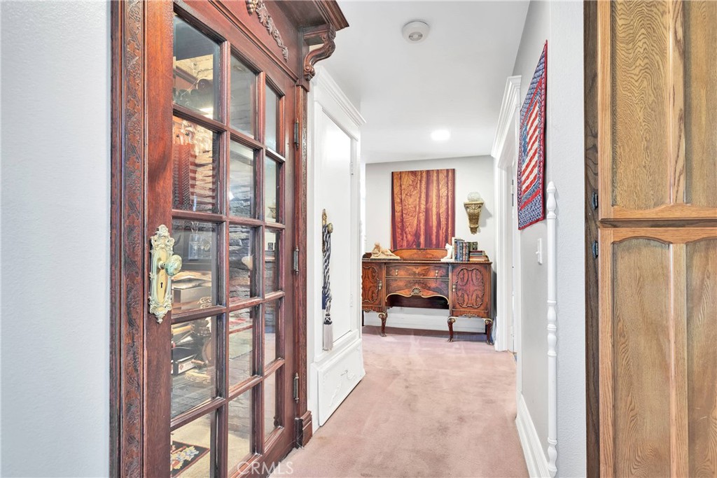 121 S Canyon Crest Drive