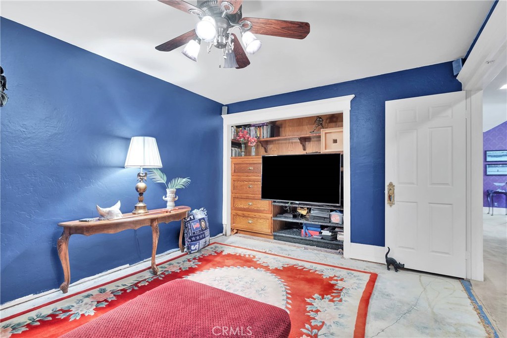 121 S Canyon Crest Drive