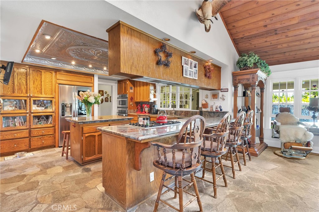 121 S Canyon Crest Drive