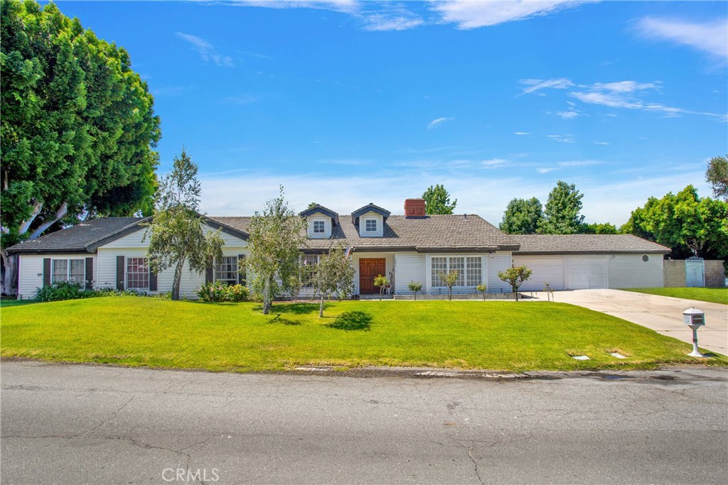 121 S Canyon Crest Drive