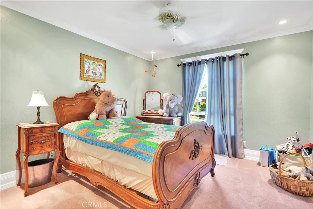 121 S Canyon Crest Drive
