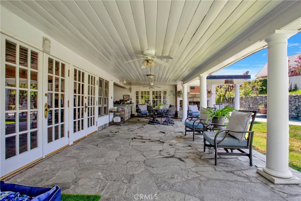 121 S Canyon Crest Drive