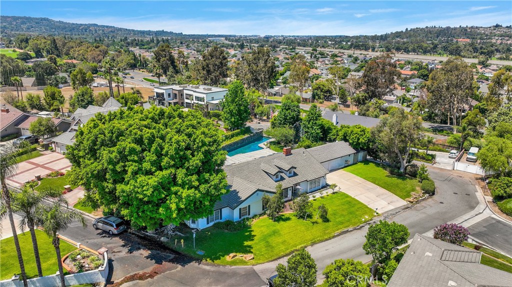 121 S Canyon Crest Drive