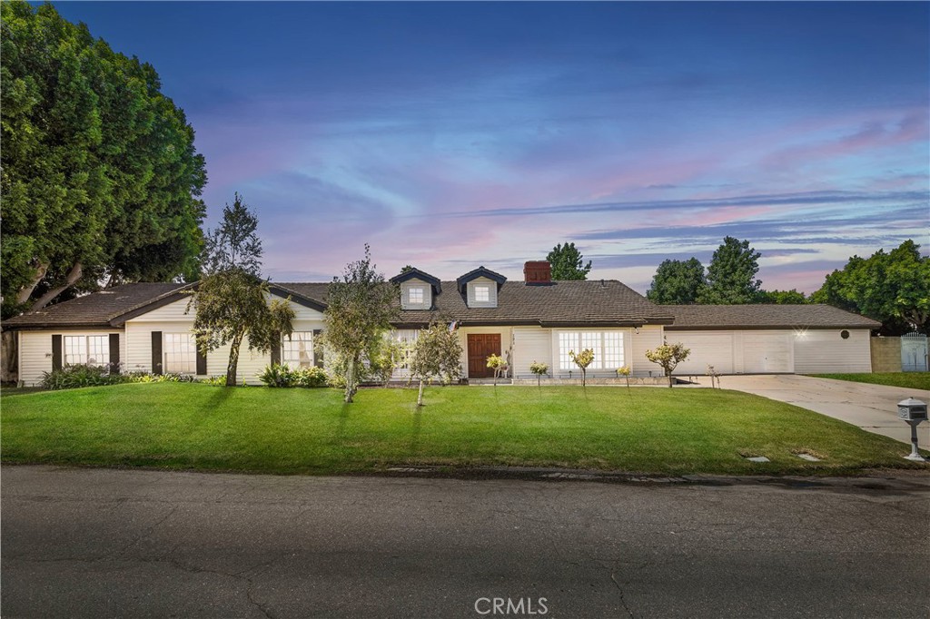 121 S Canyon Crest Drive