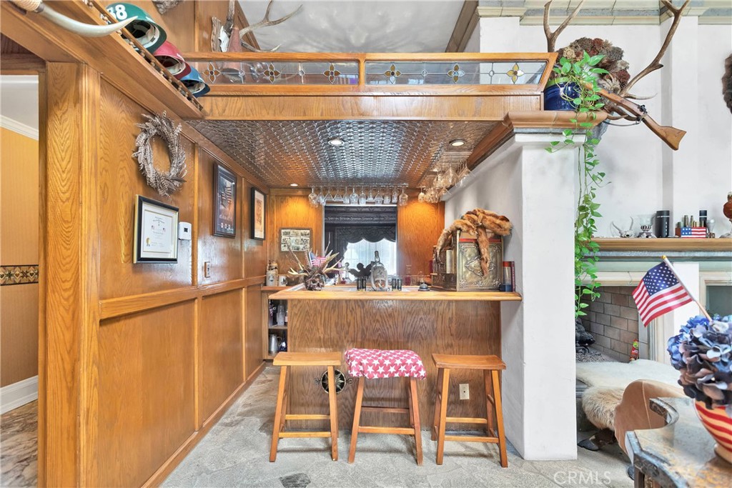 121 S Canyon Crest Drive