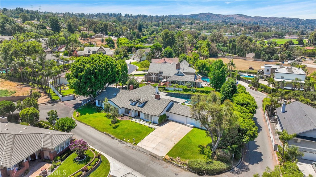 121 S Canyon Crest Drive