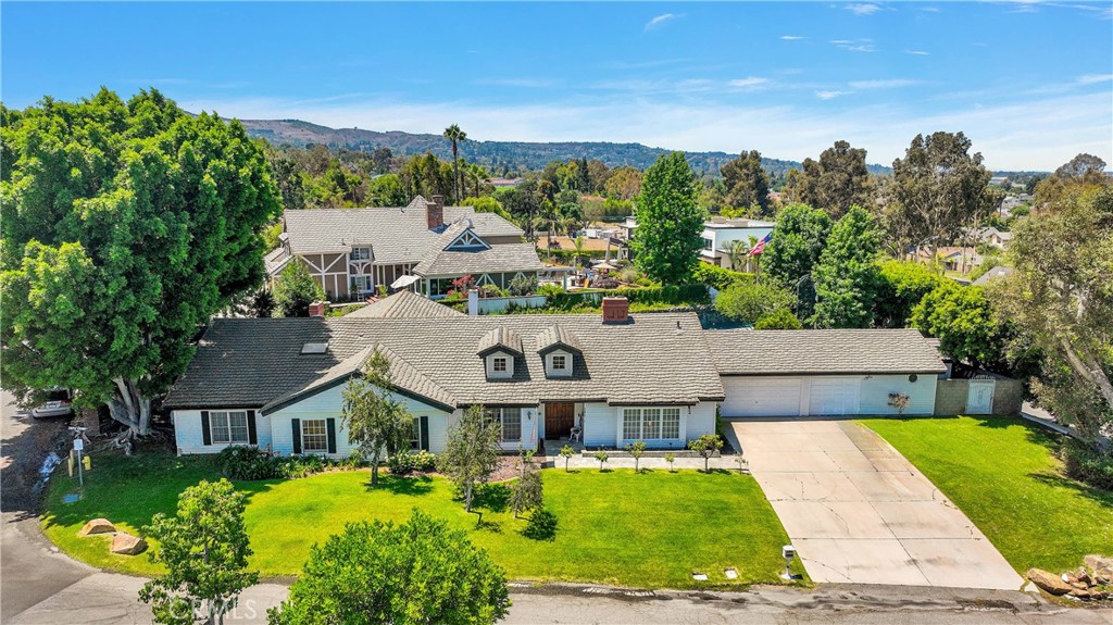 121 S Canyon Crest Drive