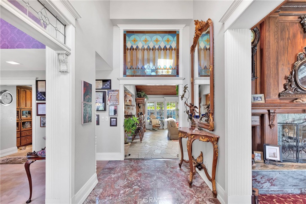 121 S Canyon Crest Drive