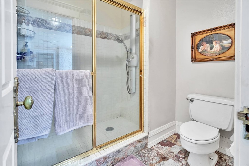 121 S Canyon Crest Drive