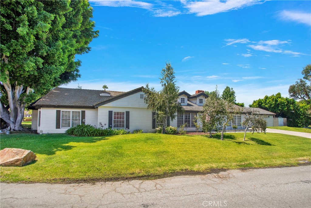 121 S Canyon Crest Drive