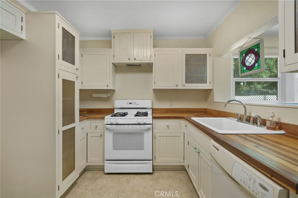 4426 University Avenue