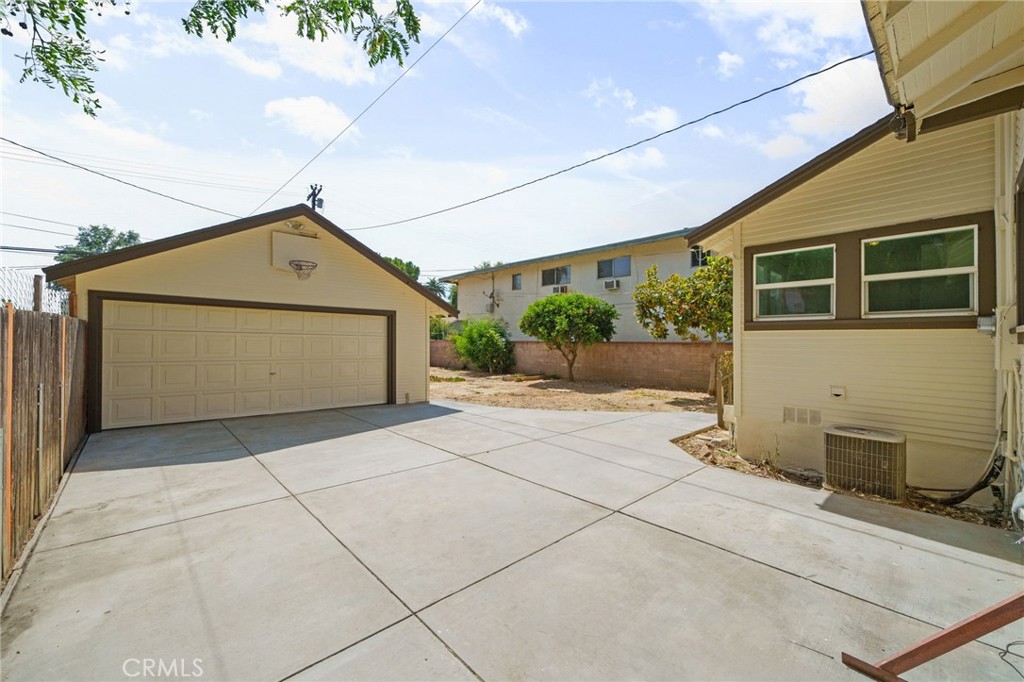 4426 University Avenue