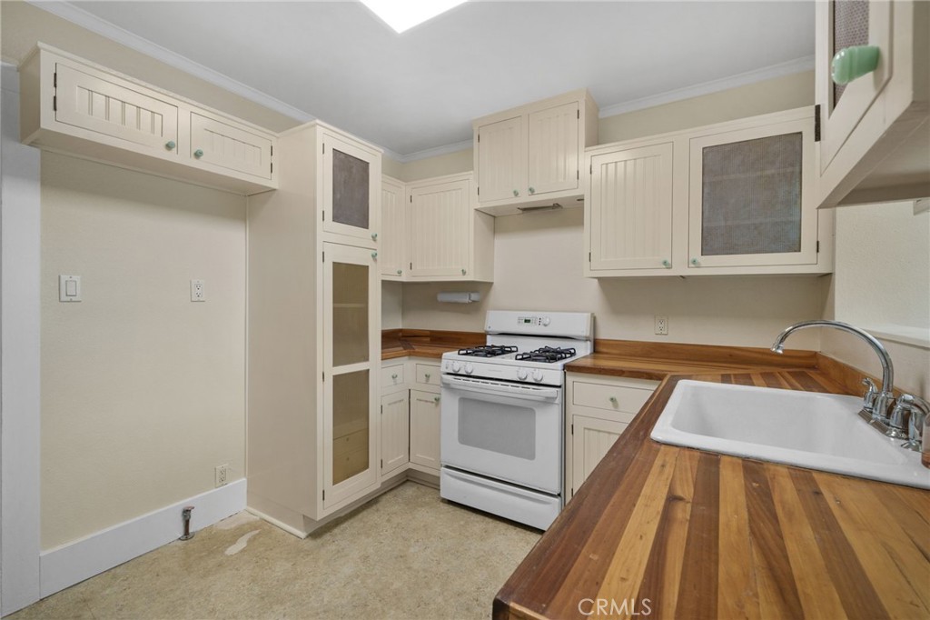 4426 University Avenue