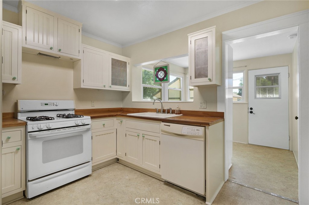 4426 University Avenue