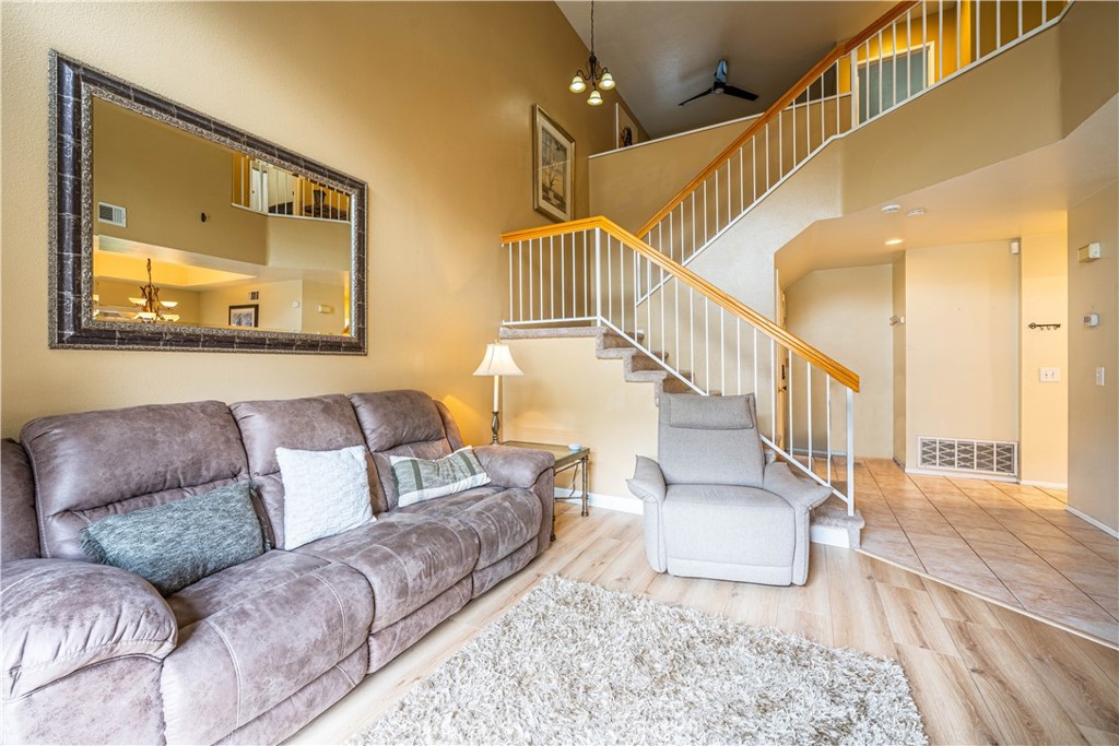 13084 Avenida Pescador