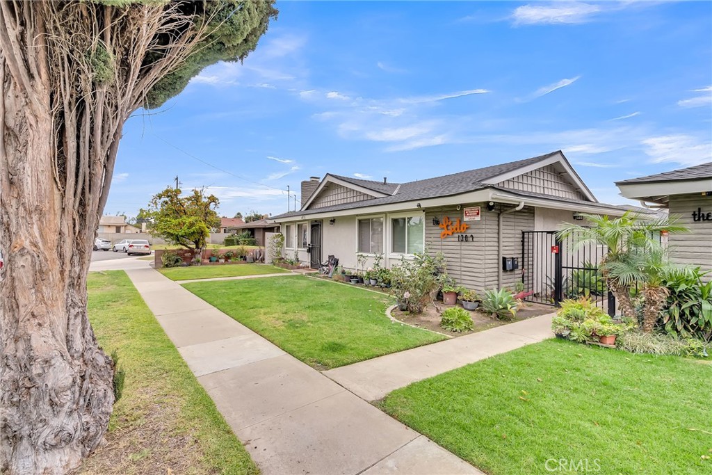 1302 W Lido Place 2