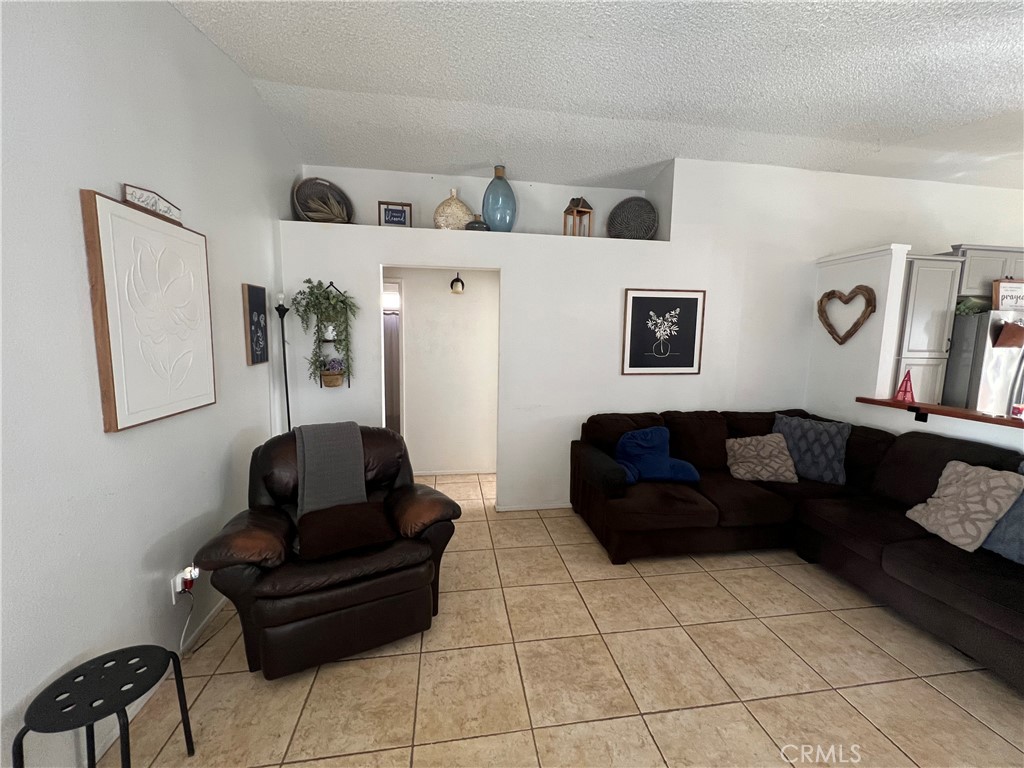 1906 Overland Street