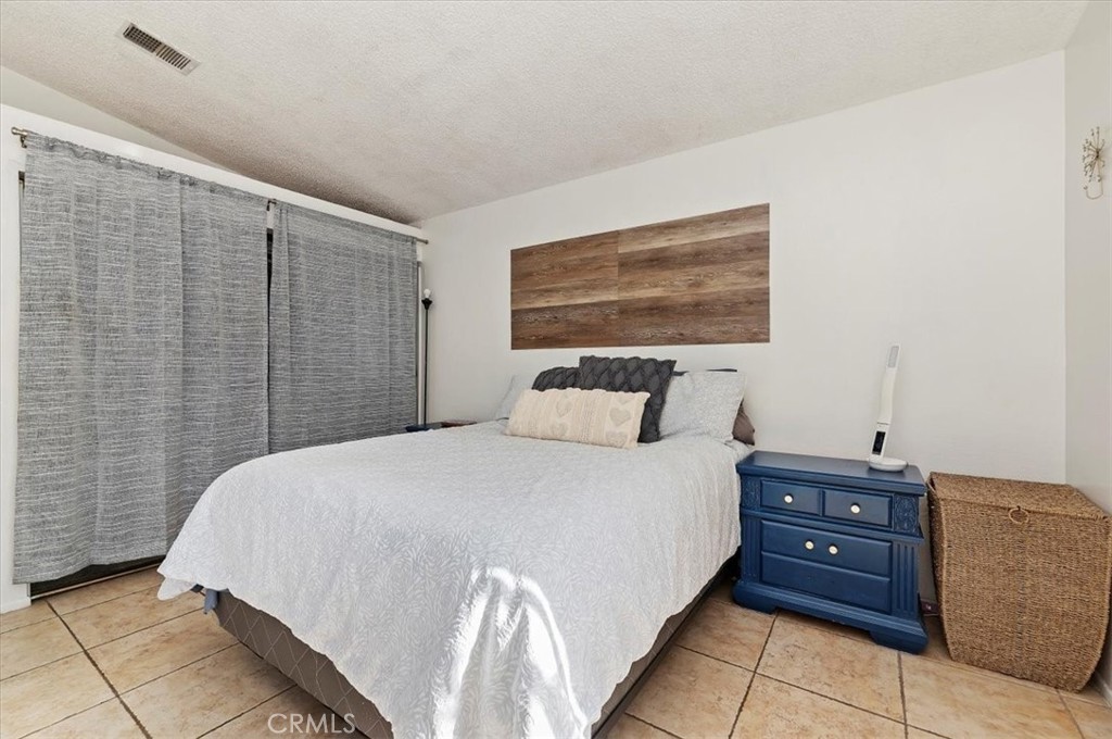 1906 Overland Street