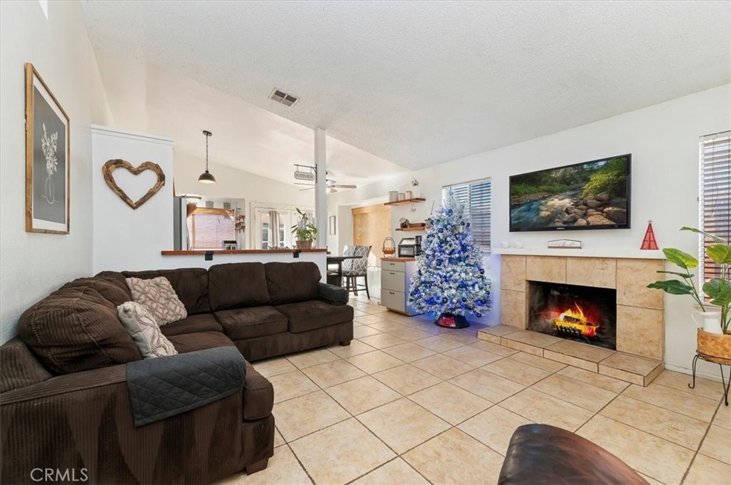 1906 Overland Street