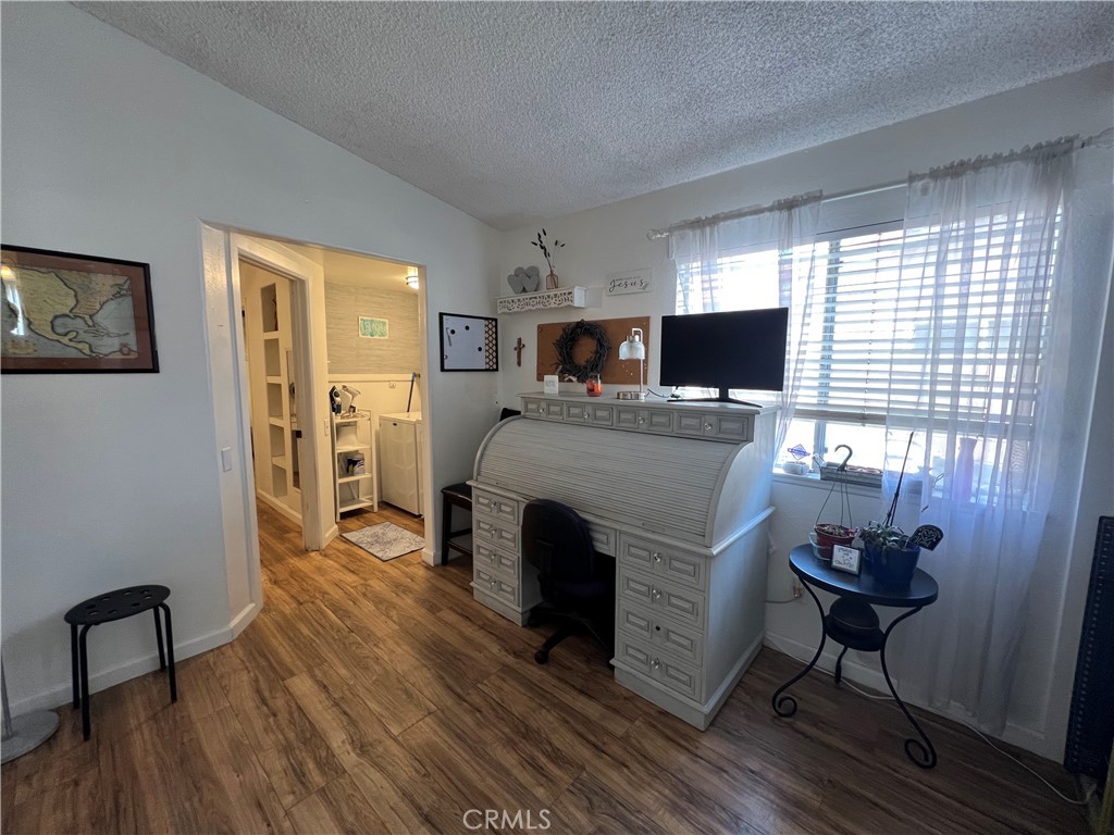 1906 Overland Street