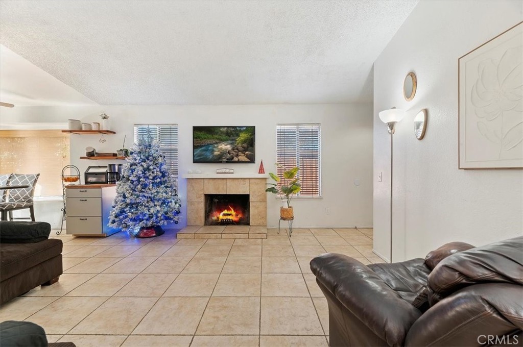 1906 Overland Street