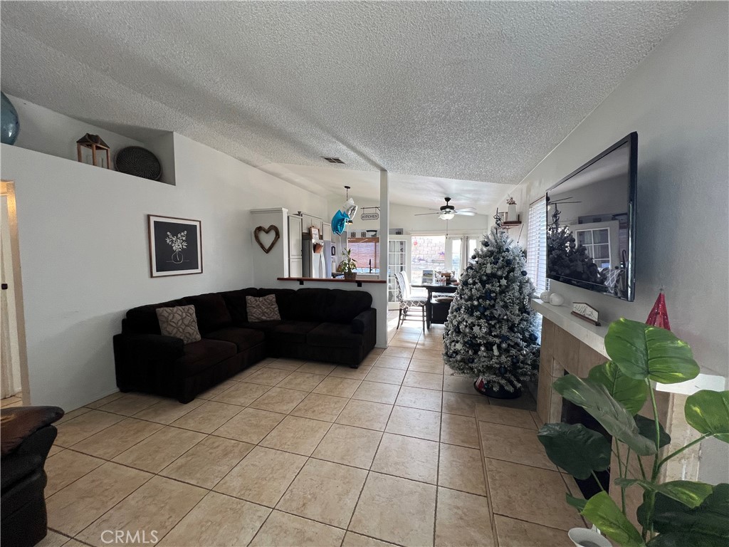 1906 Overland Street