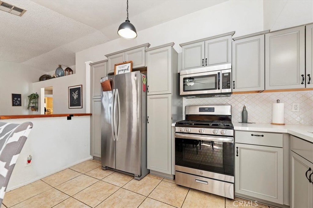 1906 Overland Street