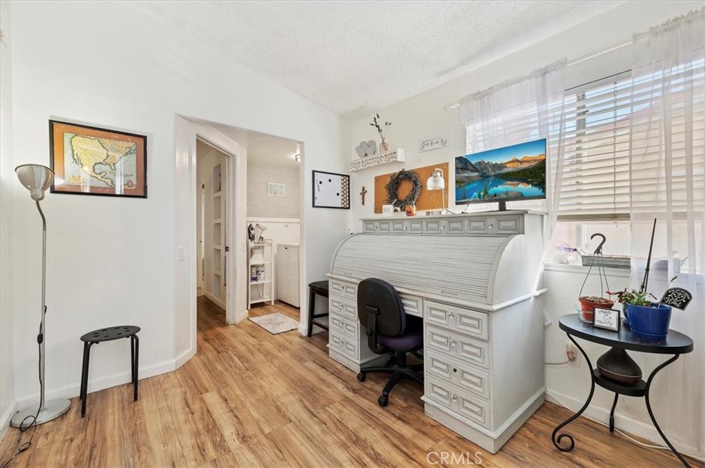 1906 Overland Street