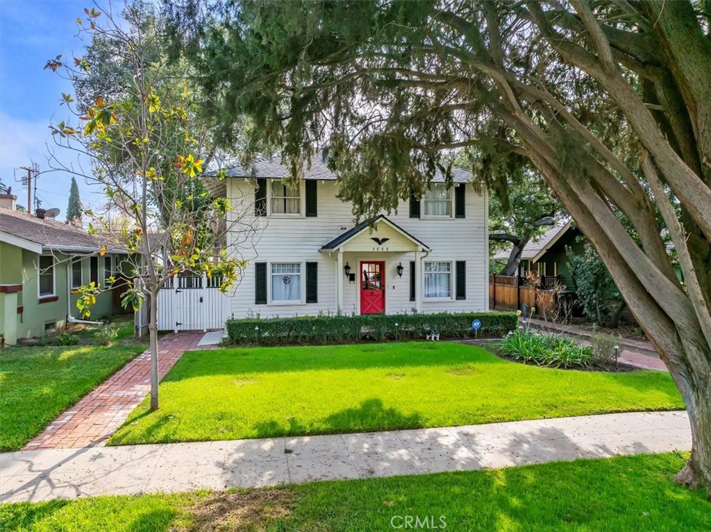 3868 Linwood Place