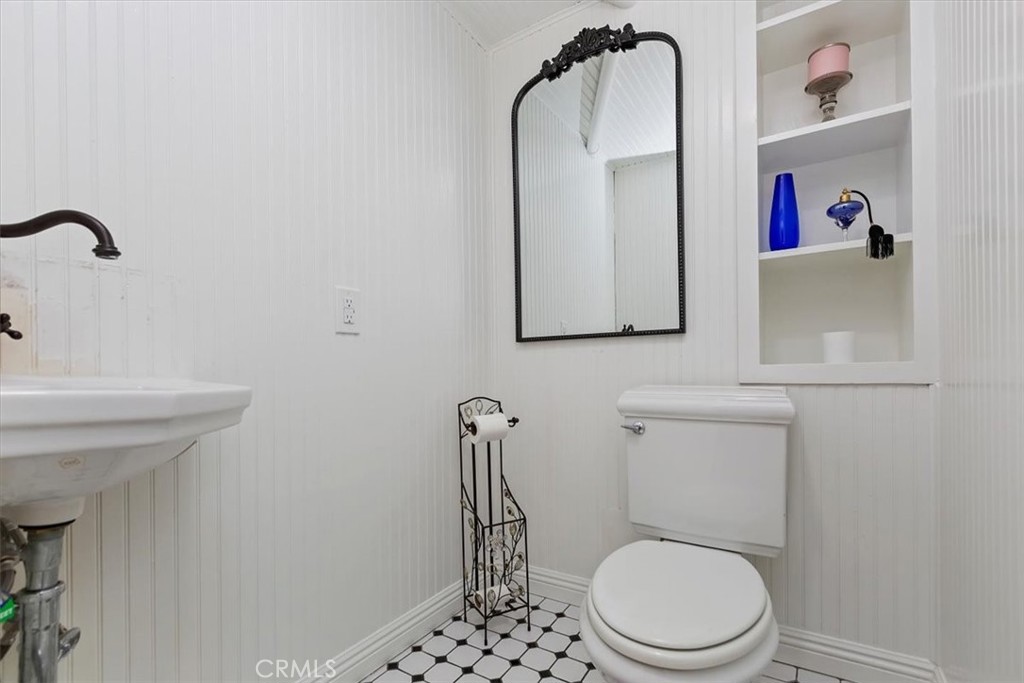 3868 Linwood Place