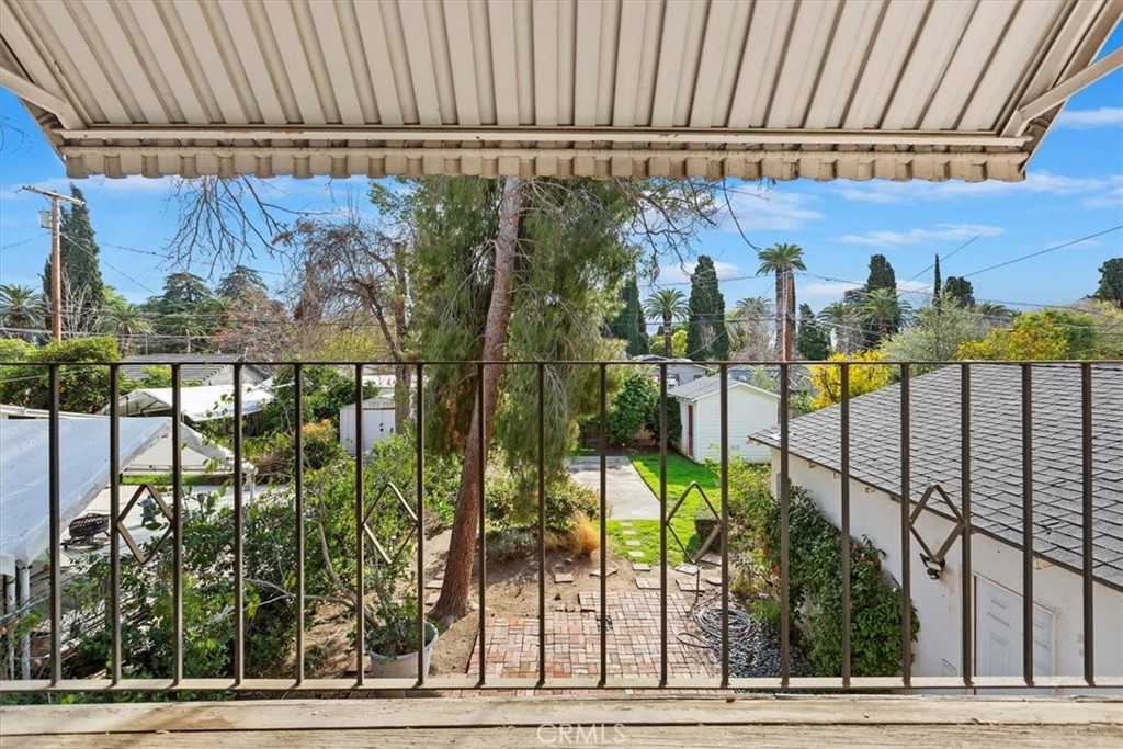3868 Linwood Place