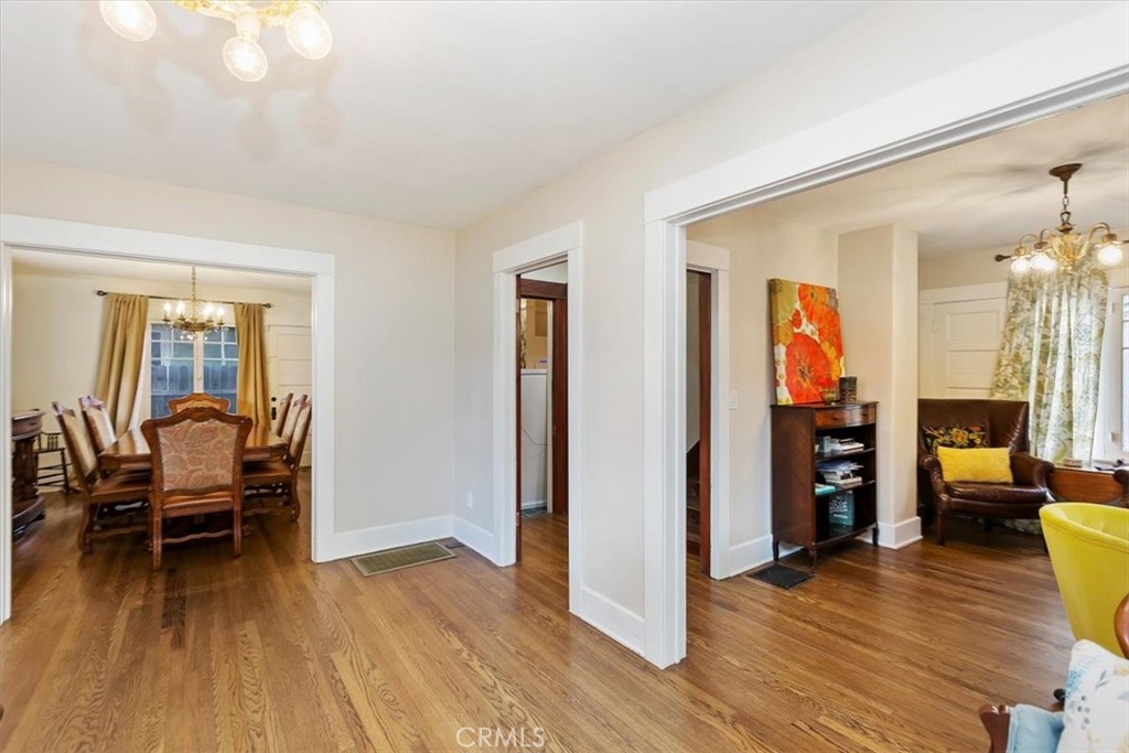 3868 Linwood Place