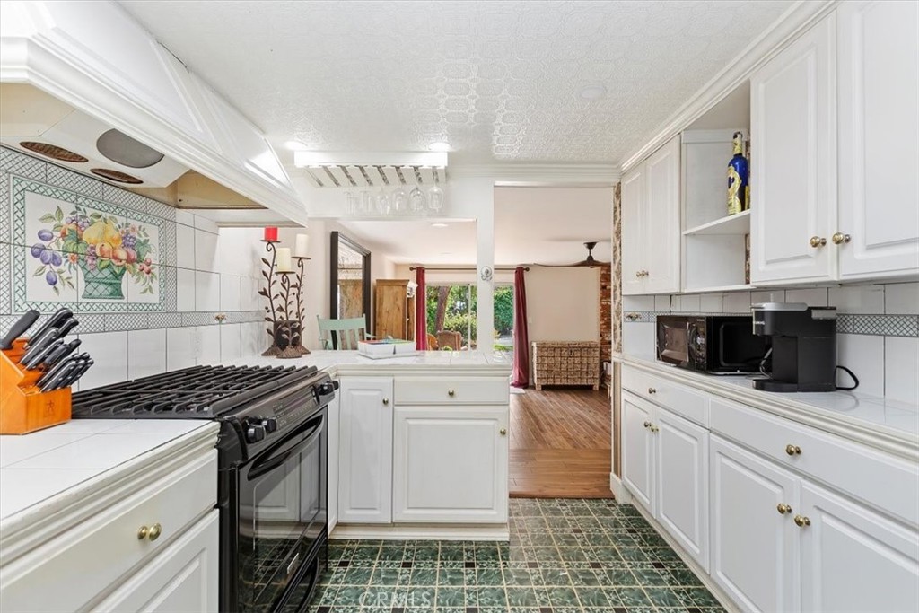 3868 Linwood Place