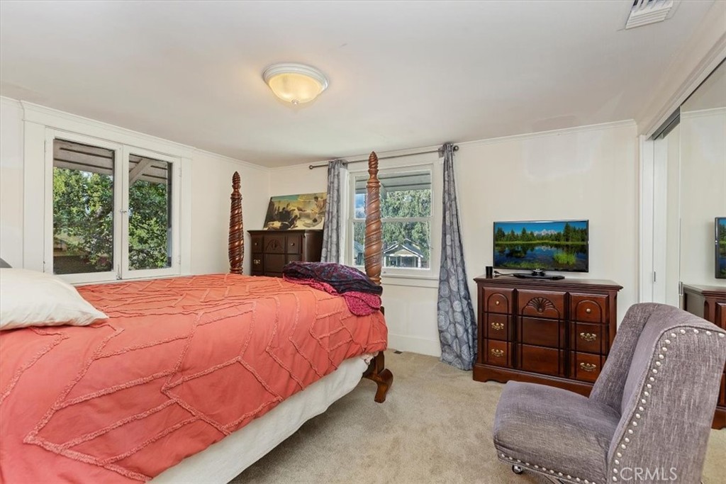 3868 Linwood Place