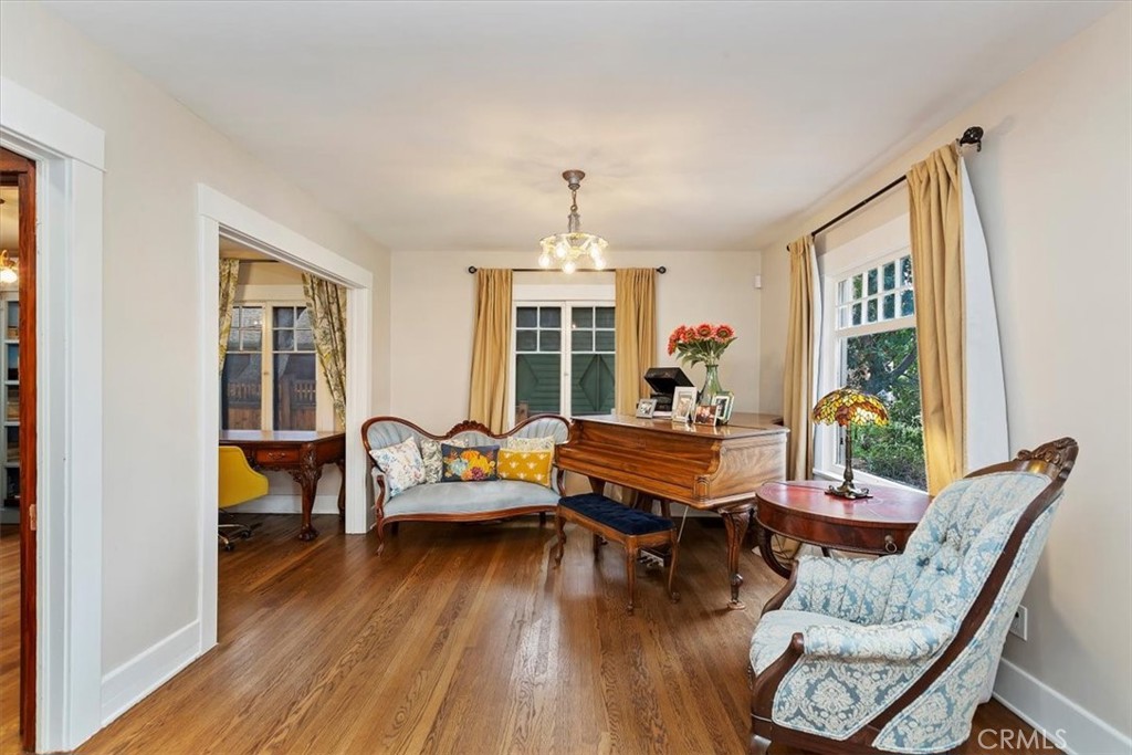 3868 Linwood Place