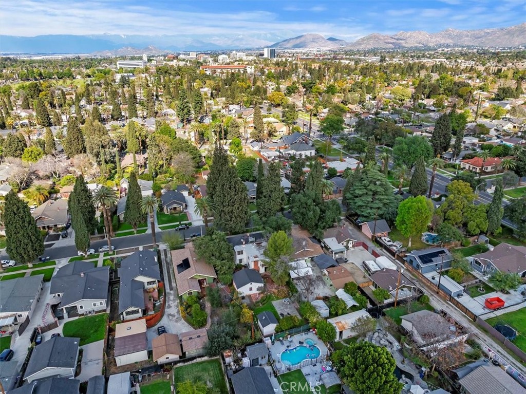 3868 Linwood Place