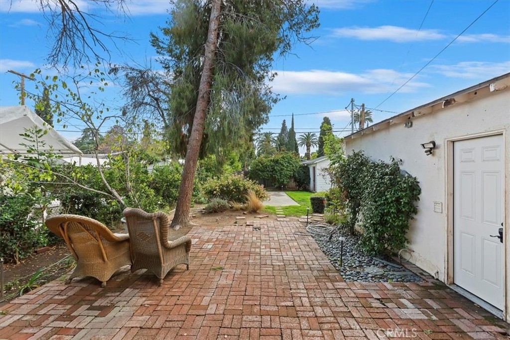 3868 Linwood Place