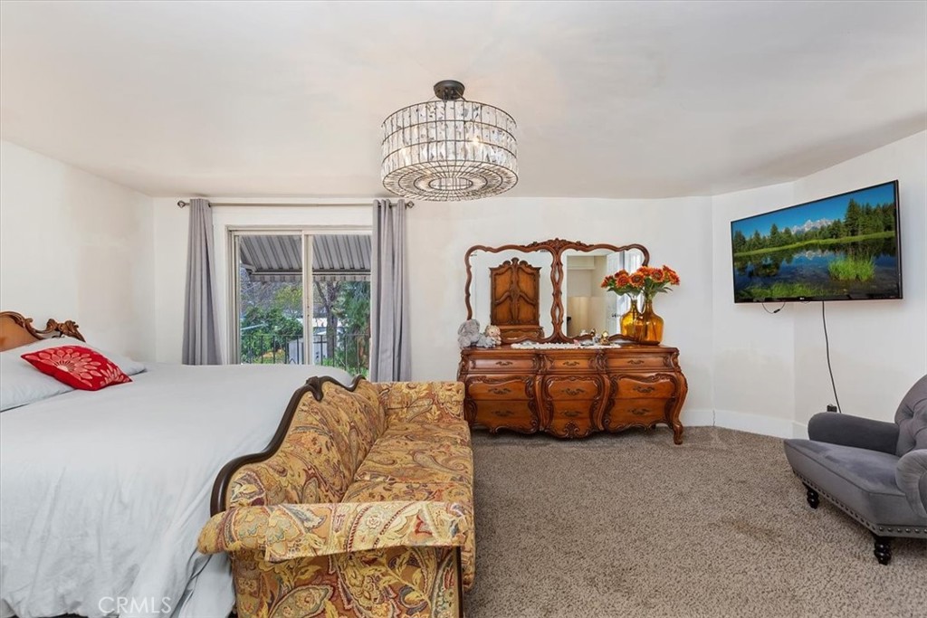 3868 Linwood Place
