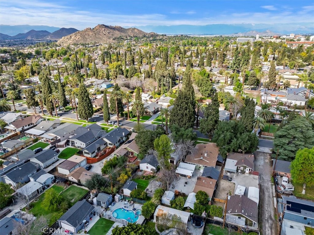 3868 Linwood Place