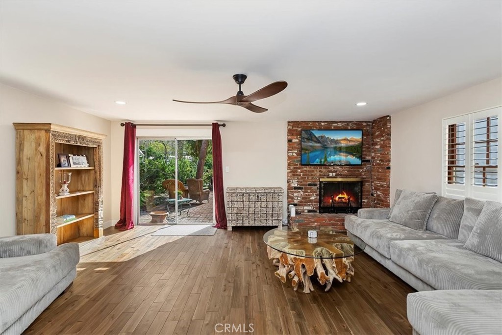 3868 Linwood Place