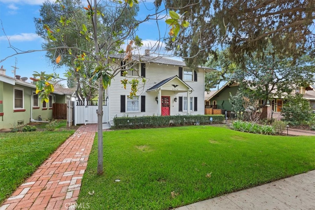3868 Linwood Place