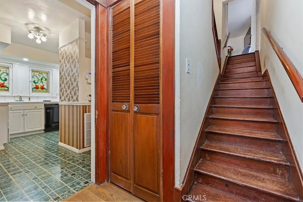 3868 Linwood Place