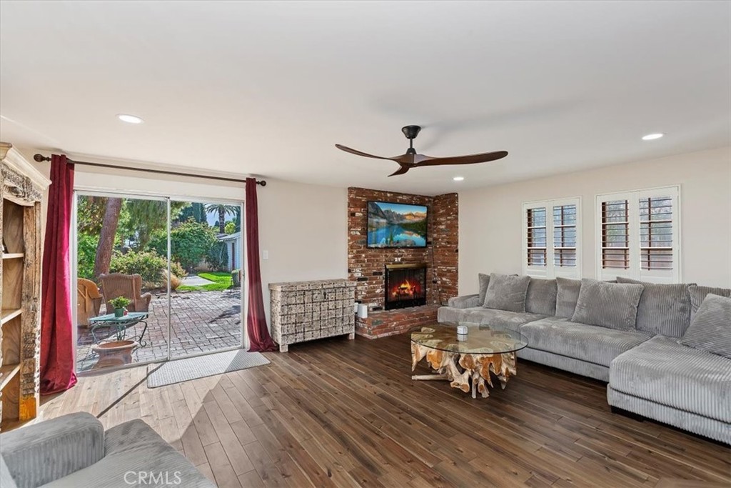 3868 Linwood Place