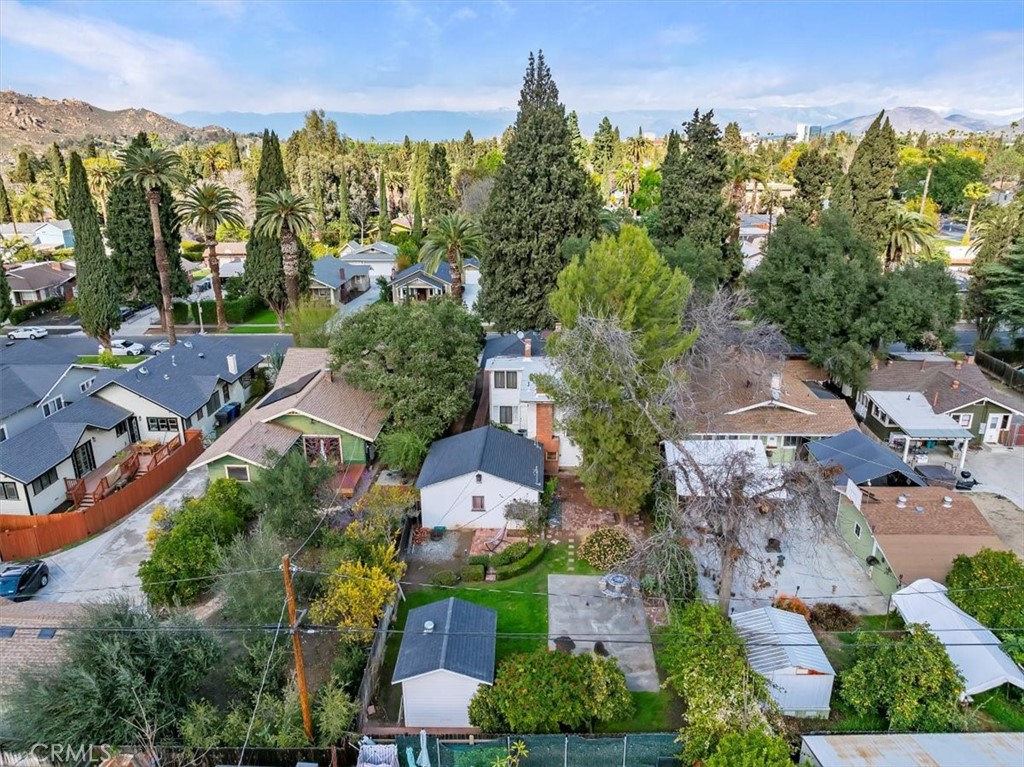 3868 Linwood Place