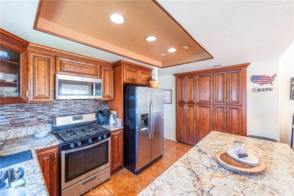 5882 Val Vista Place