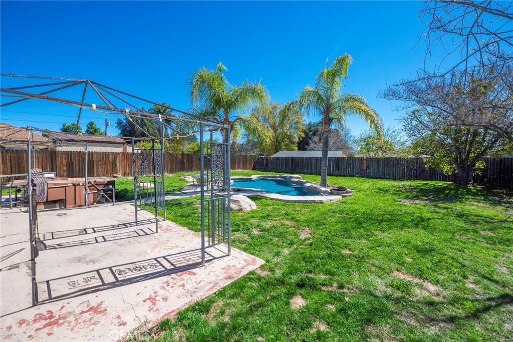 5882 Val Vista Place