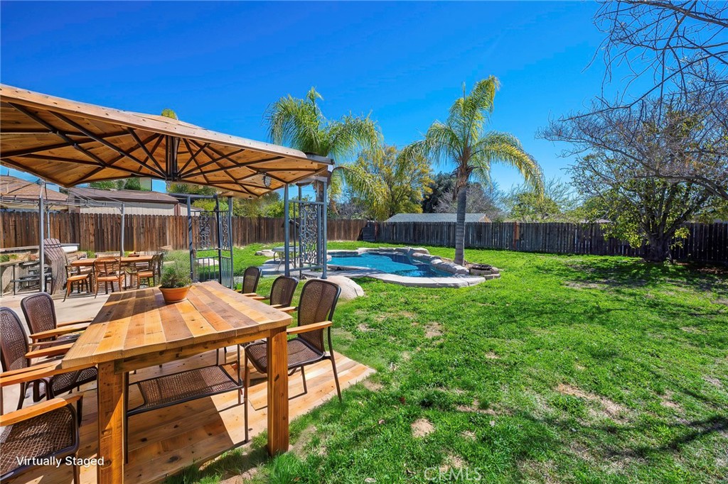 5882 Val Vista Place