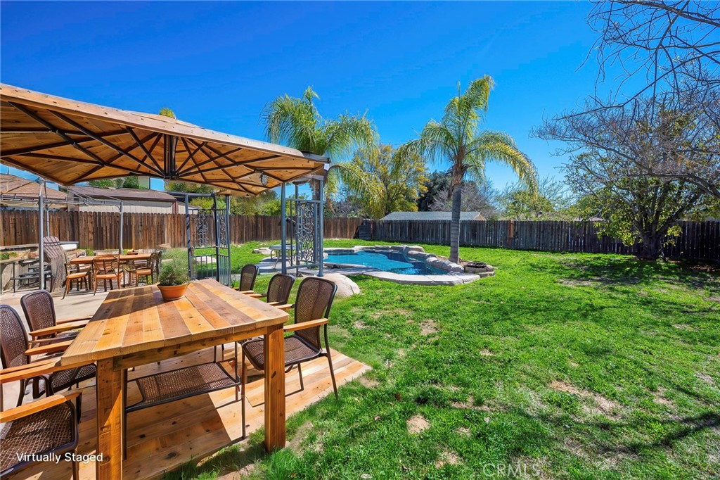 5882 Val Vista Place