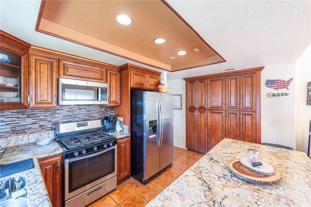 5882 Val Vista Place